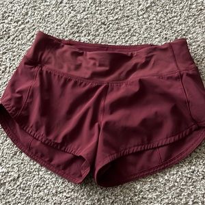 LuLulemon size 0 speed up shorts 2.5” GUC